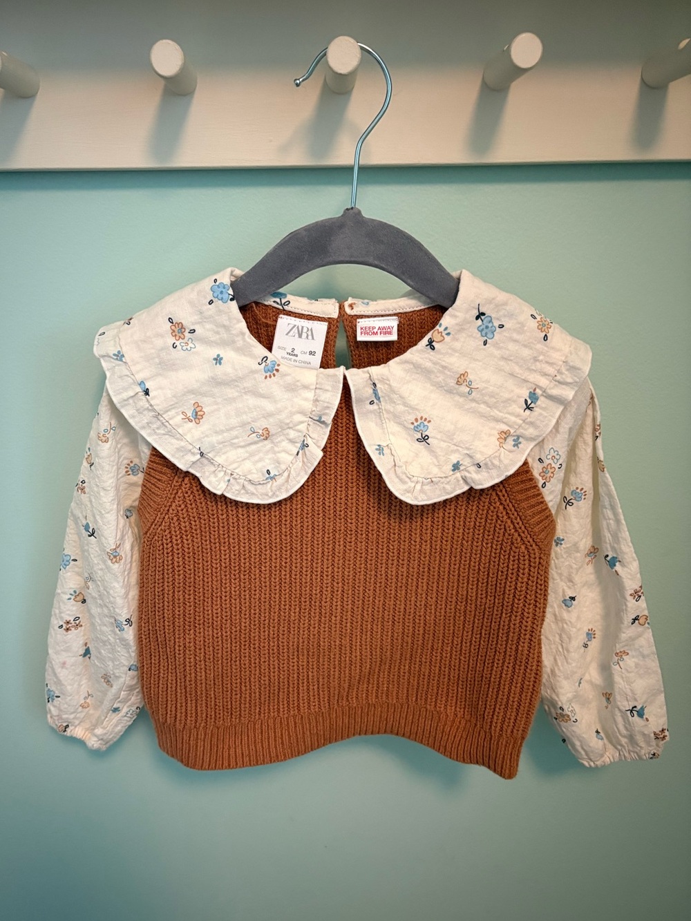 Zara Girls Brown Knit Vest with White Floral Peter Pan Collar